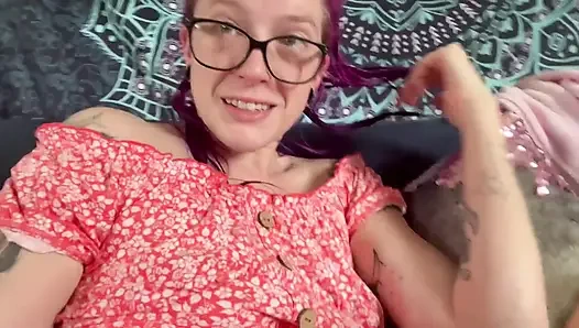 Amigo kız pozisyon için osuruyor