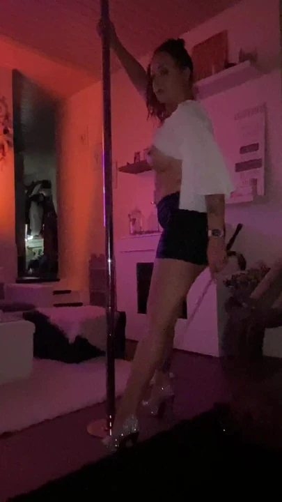 Bambiambita и извращенный тизер со шлепаньем и танцами