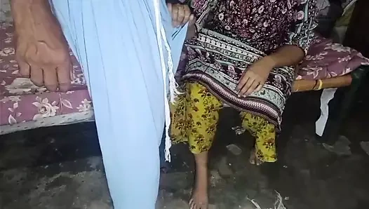 Ateşli Hintli okul öğretmeninin ilkeli seksi