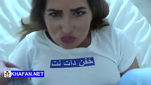 İranlı İranlı kız azgın üvey erkek kardeşi tarafından sert sikiliyor