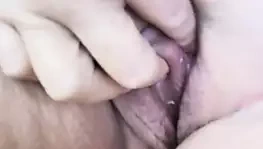 Se masturba pensando en mi