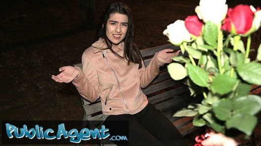 Kamu ajan aaeysha gets becerdin üzerinde sevgililer günü