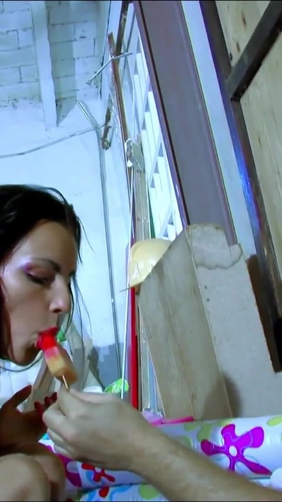 Потрясающий момент на "Сливочном трах-фесте у бассейна Jordanne Kali и Terry Kemaco"