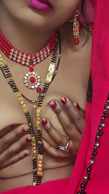 Мощный момент из "Suhagraat специальный секс домохозяйки и сперма в рот"