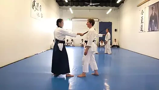 Neşeli dev tanrıça