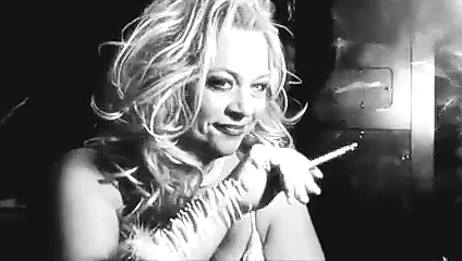 Sıcak sigara içme olgun solo yuletide tezahürat ve 120s