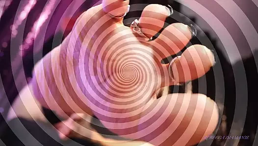 Siyah ayak tırnaklı Polonyalı ve ayak ayak yüzükleri ile büyüleyici ayaklarıma teslim ol