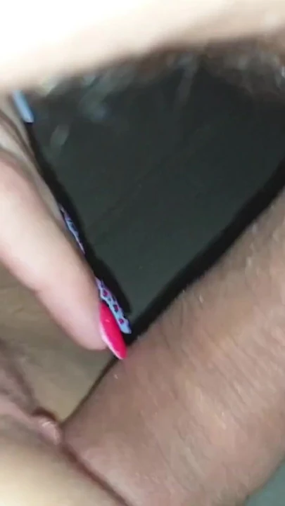 Bir penis mastürbasyon ve sonra sevişmek. Creampie | Klip 1