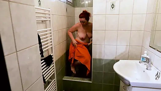 Duşta Çıplak Nicole Bunny