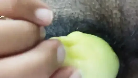 Hintli azgın kız dildoyla mastürbasyon yapıyor