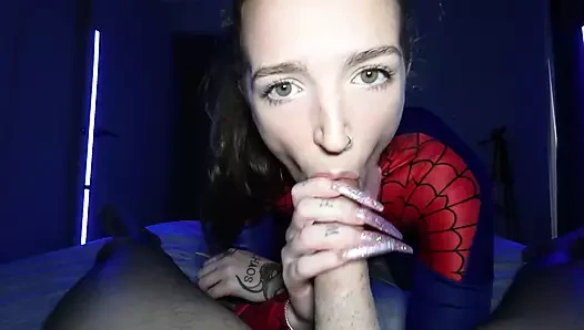 İngiliz fuckdoll amy sert sikiliyor