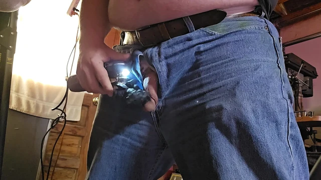 Массажирую мою скаку, пока я больше не смогу его принять!