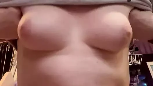 Amcık striptiz oynuyor. (Çeşitler)