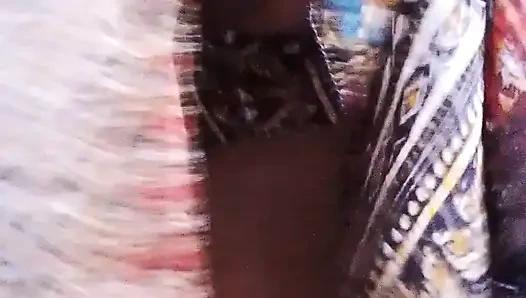 Meme uçlarımı ve göt deliğimi yıkadım