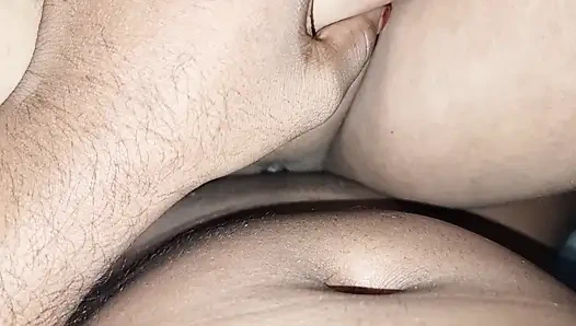 Sert sikiş amcığına boşalıyor