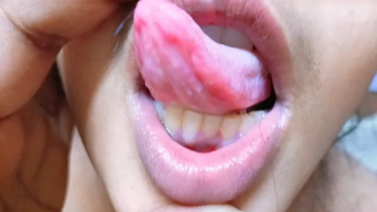 New 18+ I invited a sexy woman to my house and sucked her dick.