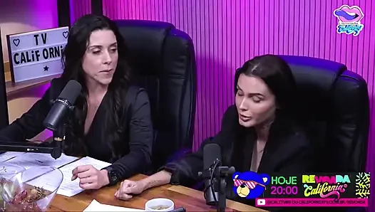 İki ateşli kız edepsizce konuşuyor - bruna carlos ve luciana picchi