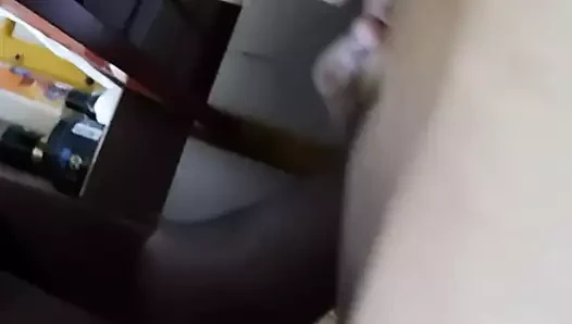 Lanet arkadaşların karısı o uzaktayken