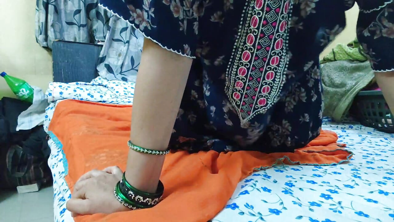 Bhabhi ko mc mai hi condom laga kar choda