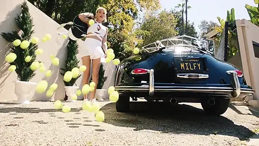 Orta yaşlı seksi kadın büyük zenci yarağına aç sarışın orta yaşlı seksi kadın charlie eski erkek arkadaşının yarağını yutuyor