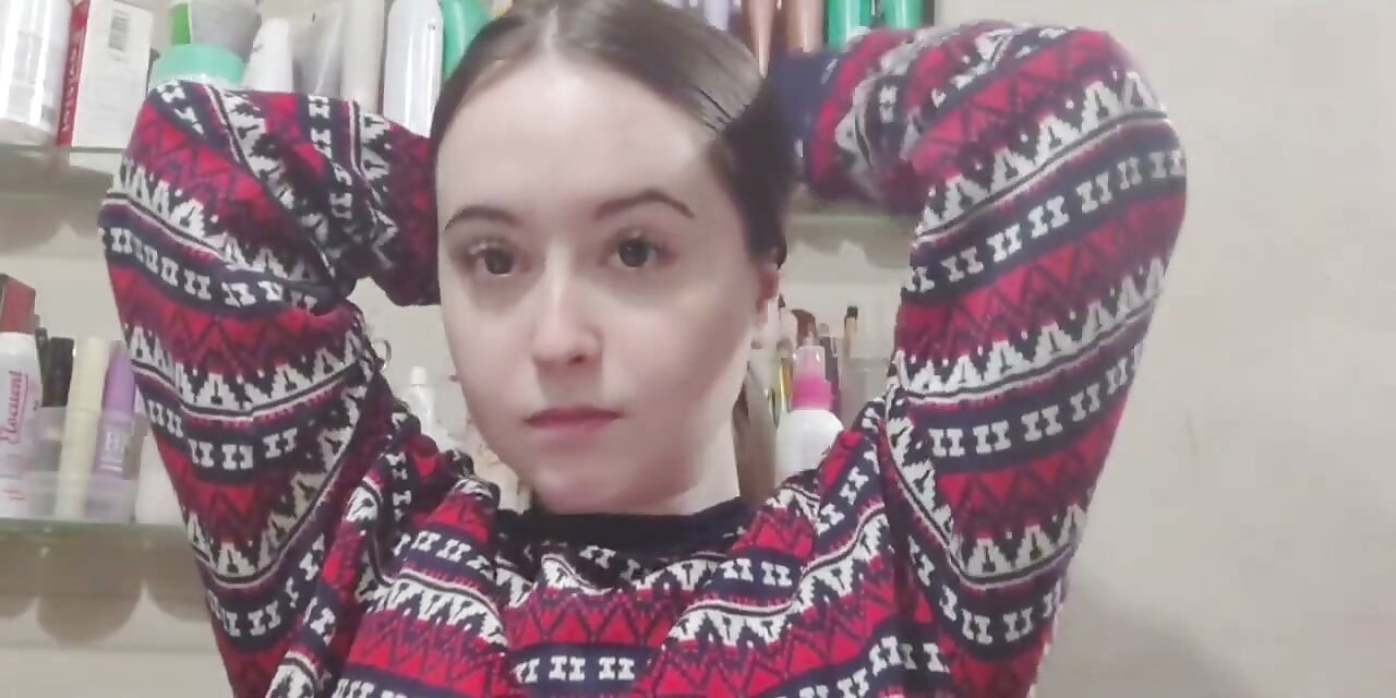 Saçımı fırçalıyor ve detangling