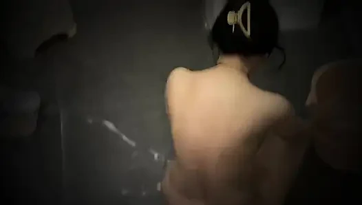 Üvey Kız Kardeşin Banyoda Banyo Yaptığı Video