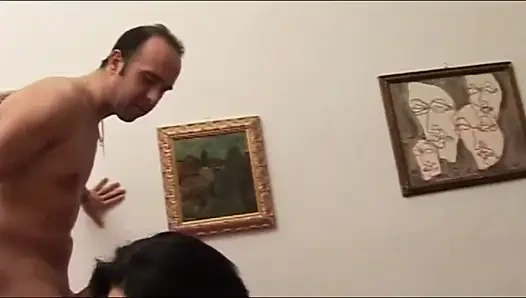 Koca, Özellikle Yetenekli Iki Arkadaşı Tarafından Karısının Sevişmesini Izliyor