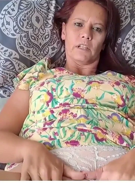 Aldatılan koca izlerken ateşli evli kadını hamile kalan diğer adamların derlemesi.