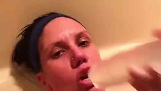 Ev hanımı darbeler ve sikikleri yapay penis