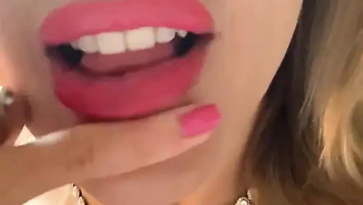 Rol yapma iş çıkışı ofisinize boşalıyor