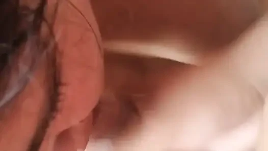 Baldızımın yarağını emiyor, ağzına boşalıyor