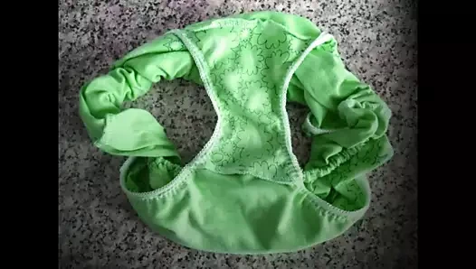 yeşil kokulu külot benim yaşlı anne