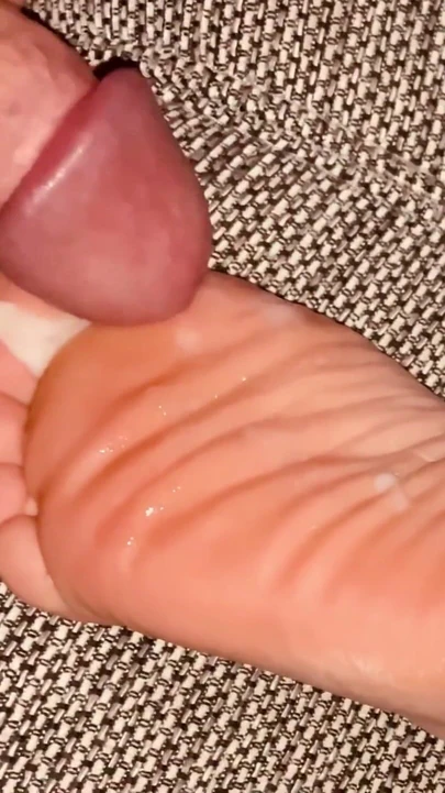 Волнующий момент из "Фут-фетиш в любительском видео"