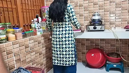 Bangla sesli anal yakın çekim videosu. Hintli evli kadında yeni anal video