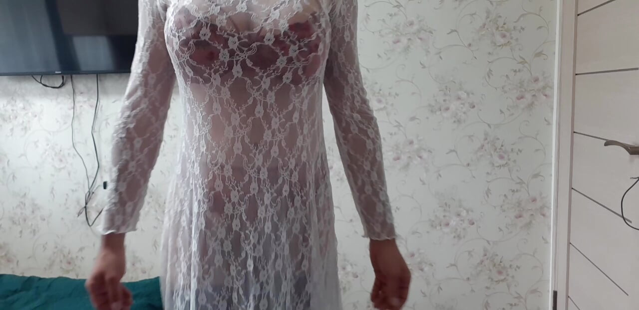 beyaz şeffaf elbise içinde 2