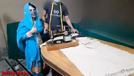 Desi darji (terzi) billo gulnaz- terzi ne bhabhi ka naap lete lete bhabhi ko hi chod dala- hindi ile sert becerdin