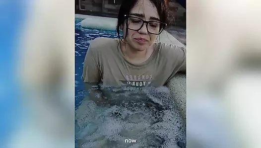 Fahişe arkadaşımla dışarı çıkmak harika seksle bitiyor