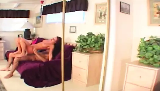 Kirli kaltak aynı anda iki yarak hoşlanır