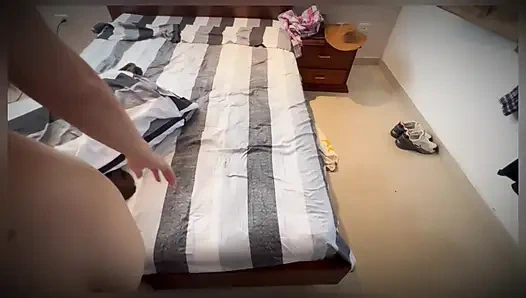 This is how you make a threesome with a pregnant woman and her stepsister