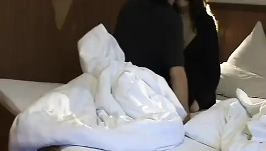 Çift kabinde sikişiyor