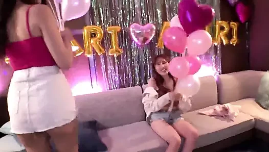 Bölüm 1 İlahi götlü güzel bir tavşan kızla sikişiyor! o kadar çok seks yapıyorlar ki amcıkları kapanmıyor! 122