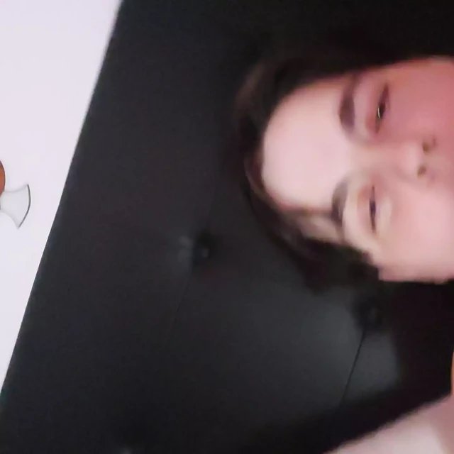 Я играю с собой и сквиртую