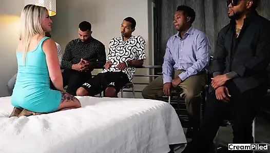 Azgın ateşli evli kadın 5 büyük zenci yarağından 5 döllenme istemesinden bahsediyor