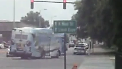 Stringtown polis karakolunu geçecek