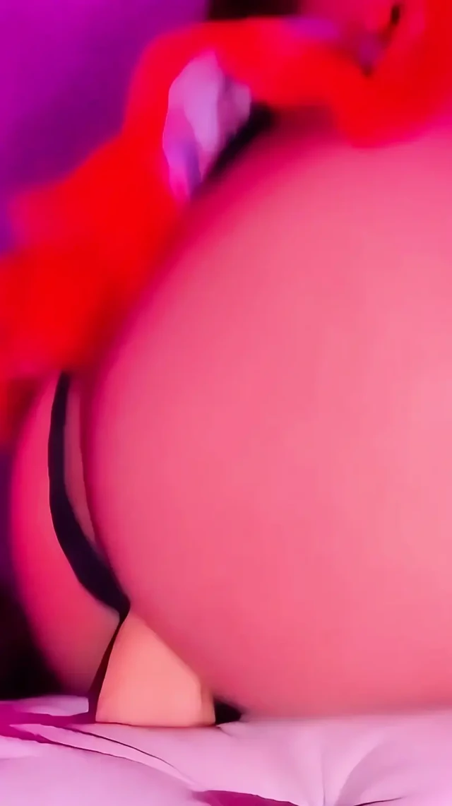 LOOK AT MY BIG BUTTOCKS AND MY AROUSED BODY WHILE I PUT A BIG DILDO AND WITH WHICH I ENDED UP LUSTFUL AND WANTING TO MOAN