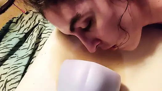 Sidikli fahişe temizleniyor