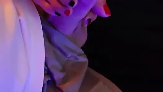 Melove seksi ayaklardan ayakla muamele