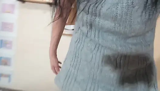 Köpek stili, vibratörü popoya, vajina külotlu çorapta yapıştırıyorsun