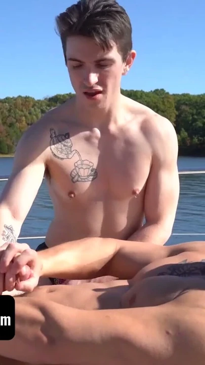 Hunk üvey erkek kardeş Dalton Riley üvey erkek kardeşinin en iyi arkadaşı Caleb Morphy'i sikiyor - brothercrush | Klip 1
