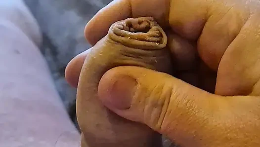 Küçük yarağımı boşaltıyor!